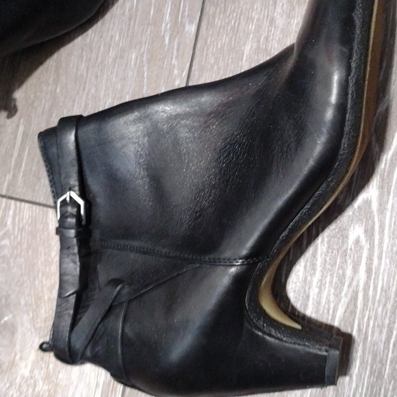 Sam Edelman black leather zip ankle boots. Mint condition. Size 10 - Picture 2 of 11